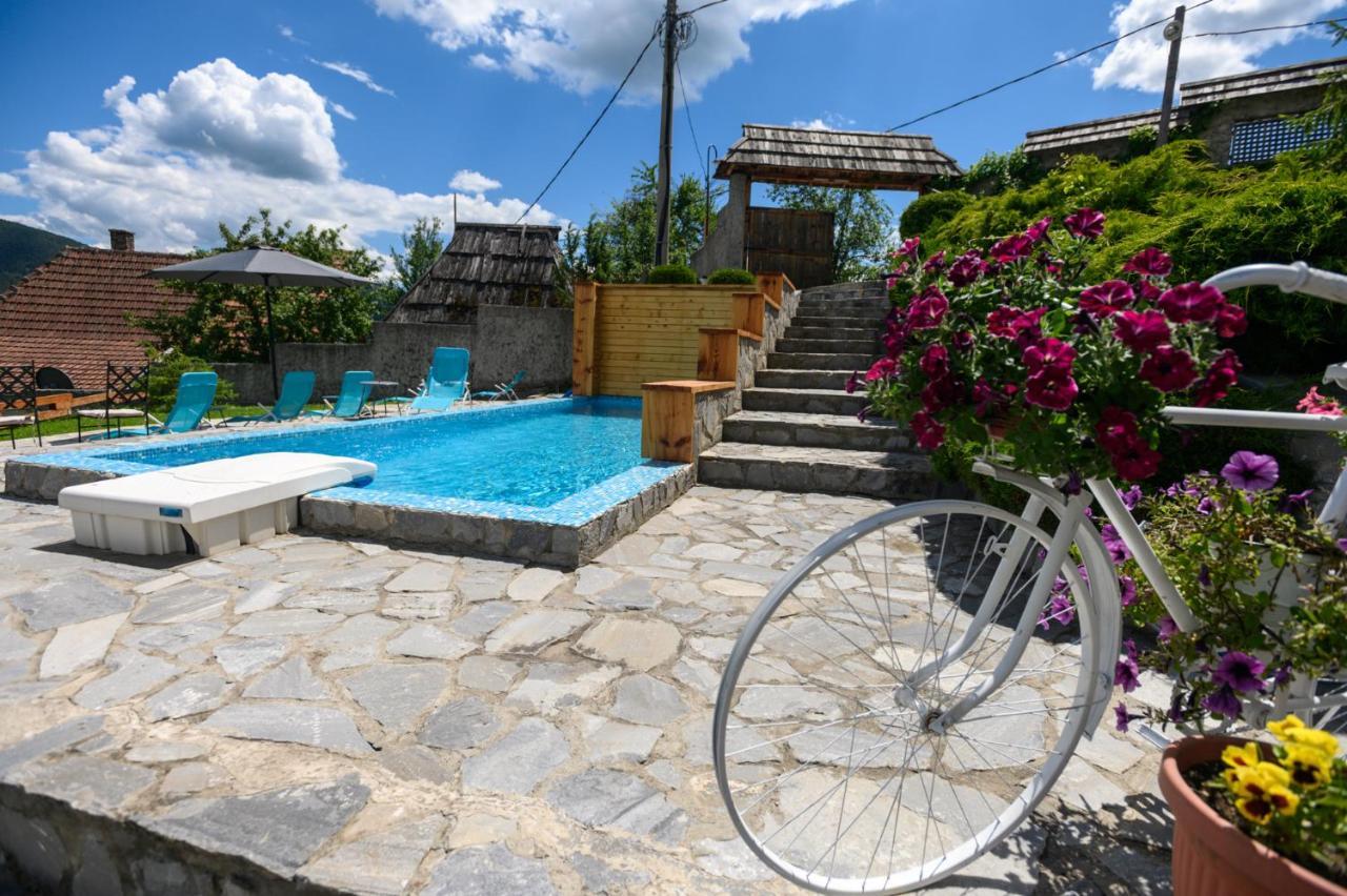 Neva Sobe Sa Pogledom Na Planine Apartment โมกราโกรา ภายนอก รูปภาพ