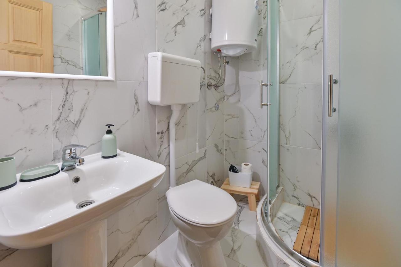 Neva Sobe Sa Pogledom Na Planine Apartment โมกราโกรา ภายนอก รูปภาพ